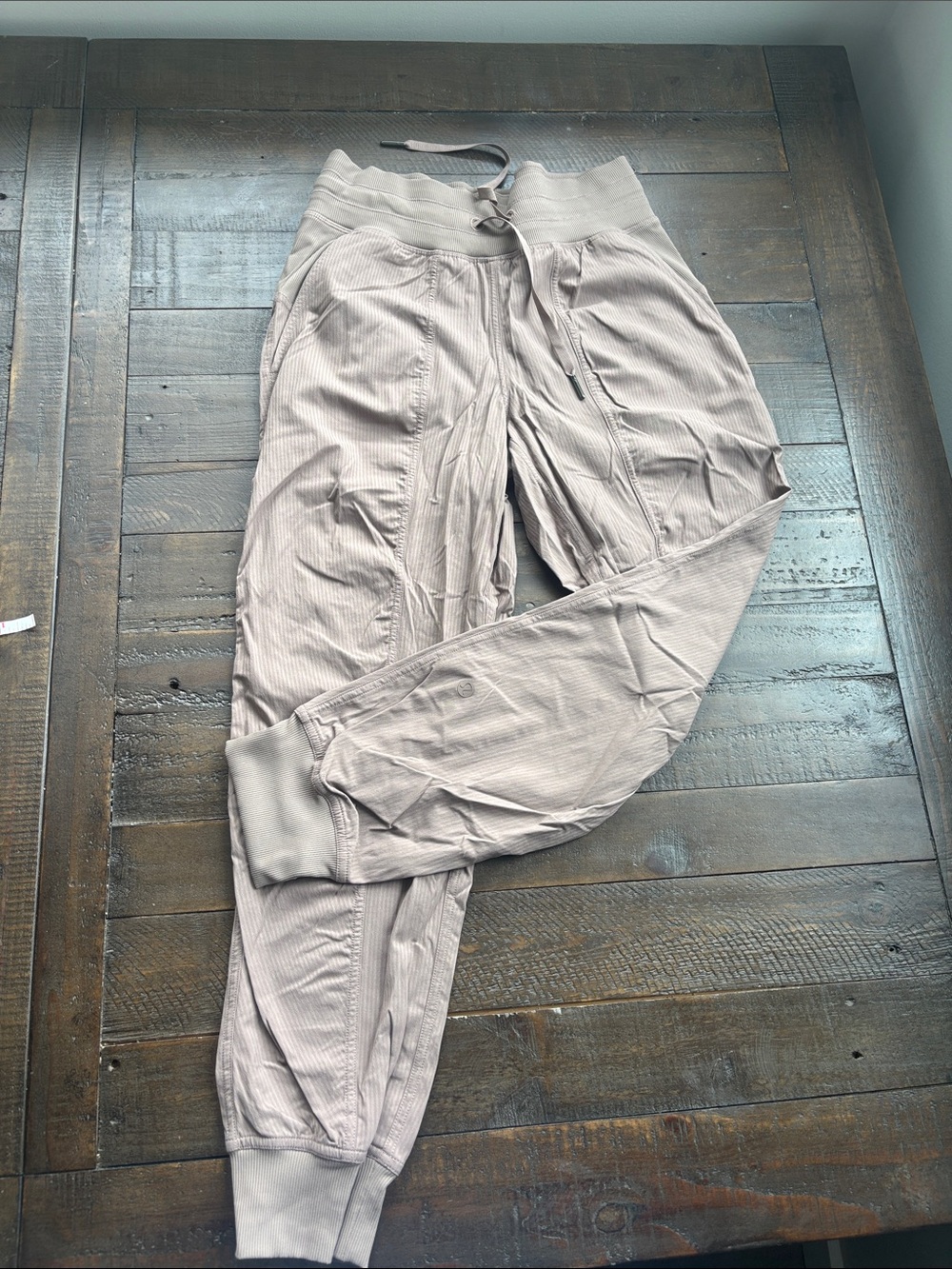 Lululemon dance studio size 4 cropped